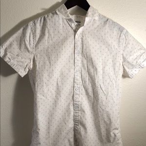 A fitting Express button up